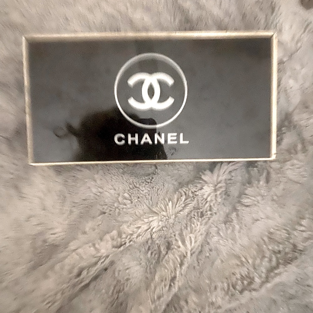 Chanel Black and White Logo Box, this will go fast !
SOLD